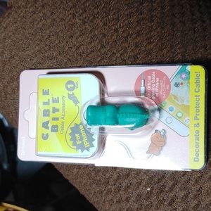 Cable Bite green Crocodile NEW. for iphone.